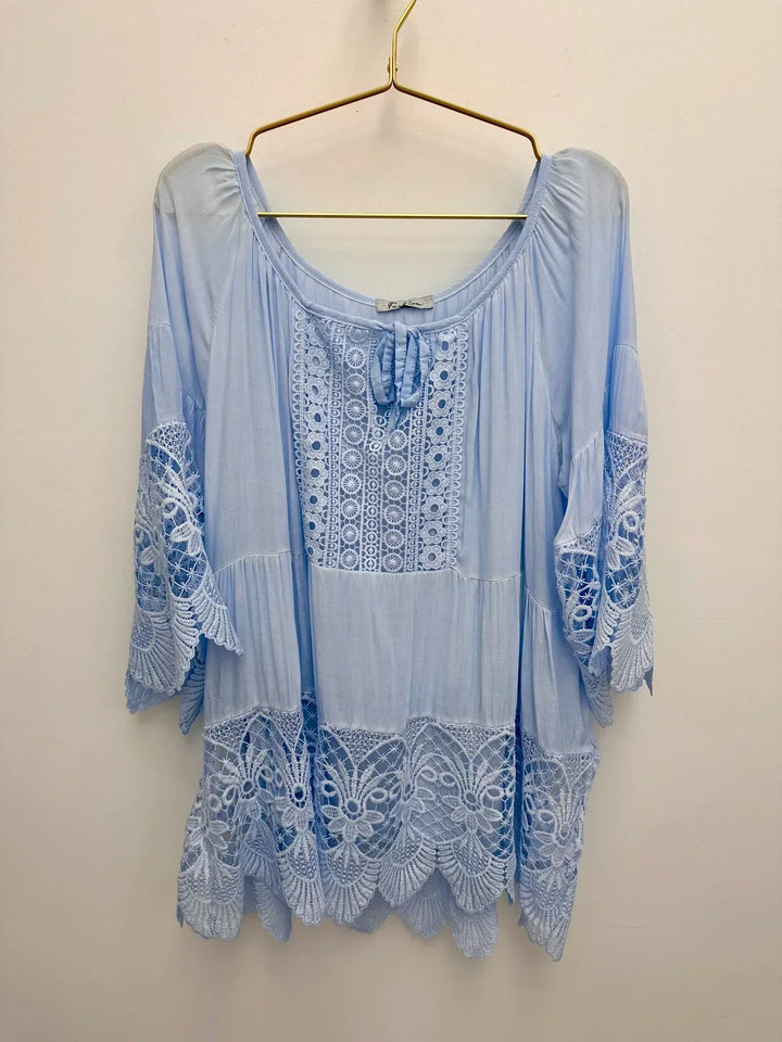 LINA - MINIMALIST ROUND NECK TOP