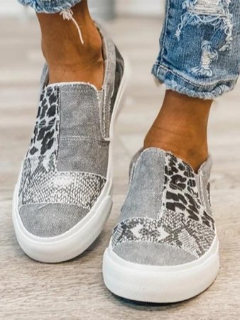 REGINA - FASHIONABLE COMFORT LOAFERS WITH SUPPORTIVE RELIEF