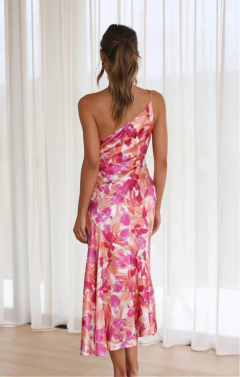 MALIAH - FLOWY &  DASHING STATEMENT DRESS